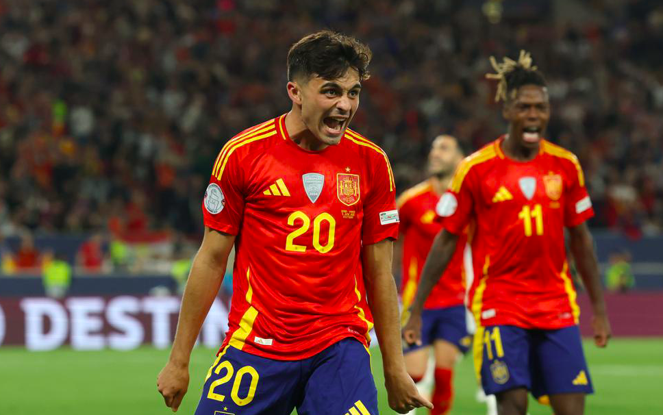 九游官方网站-刷新纪录引发热议!,Rookie在法国队比赛中重要助攻全场沸腾不已